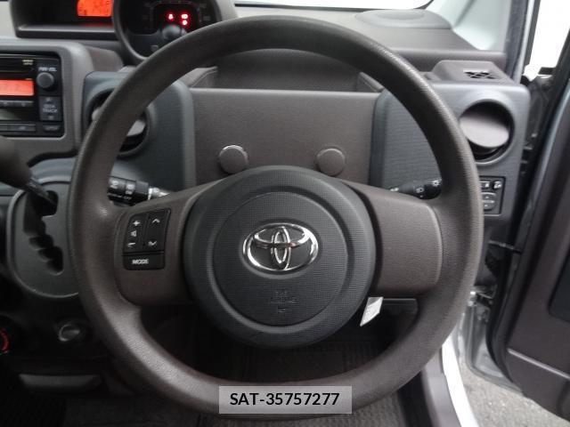 Toyota PORTE 2012-11 7805156-7