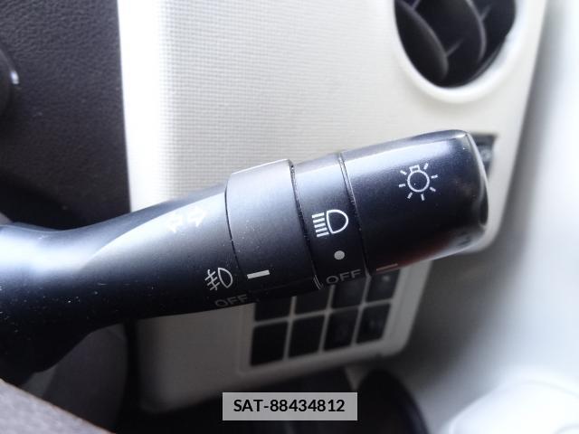 Toyota PORTE 2013-12 7805197-19
