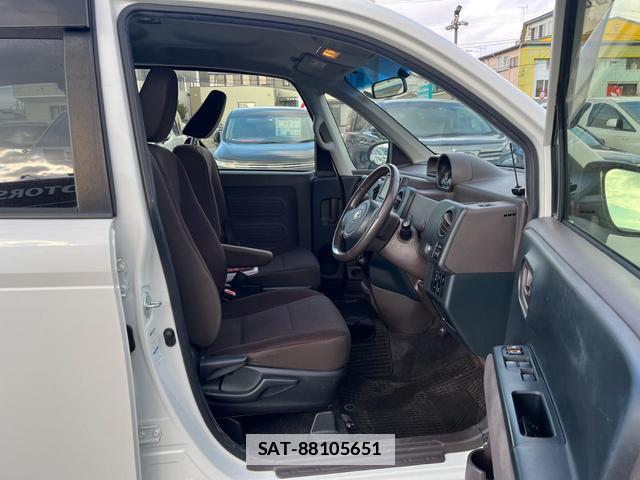 Toyota PORTE 2015-03 7805859-10