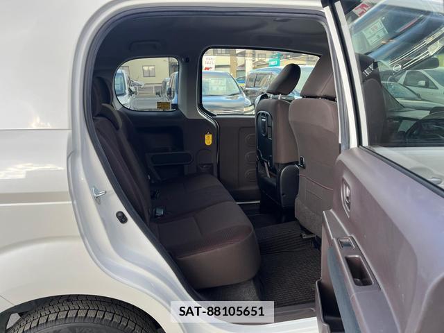 Toyota PORTE 2015-03 7805859-13
