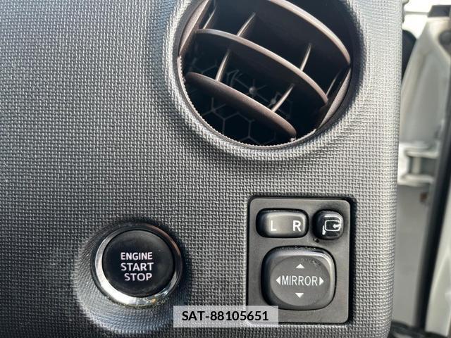 Toyota PORTE 2015-03 7805859-17
