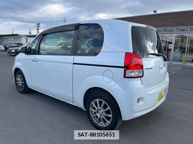 Toyota PORTE 2015-03 7805859-4