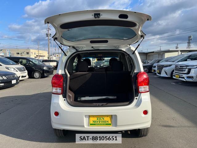 Toyota PORTE 2015-03 7805859-8