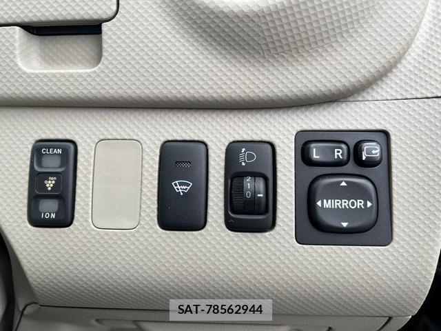 Toyota PORTE 2011-03 7805862-16