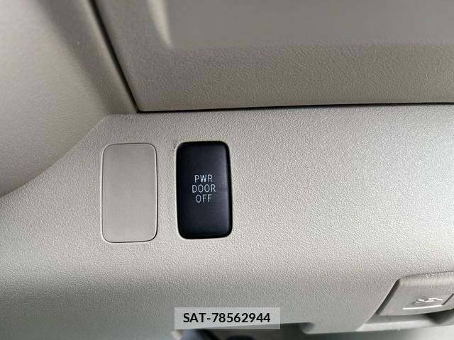 Toyota PORTE 2011-03 7805862-17