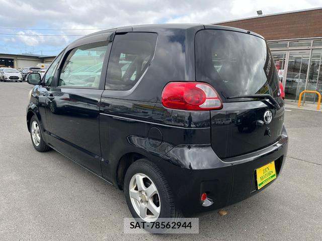 Toyota PORTE 2011-03 7805862-4