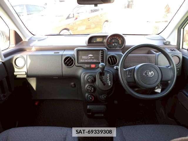 Toyota PORTE 2015-11 7809854-4