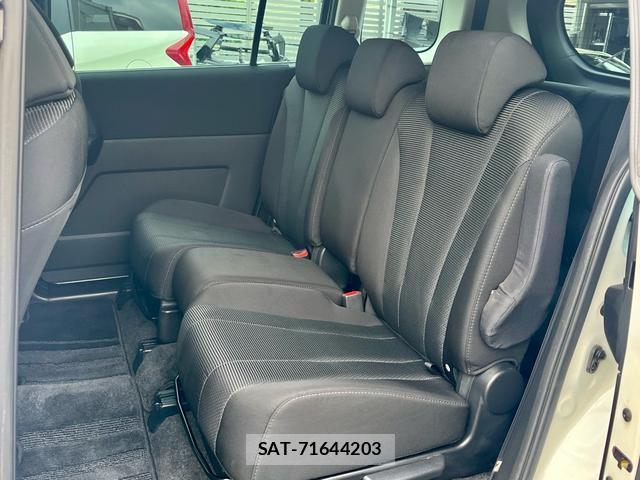 Mazda PREMACY 2013-01 7798457-16