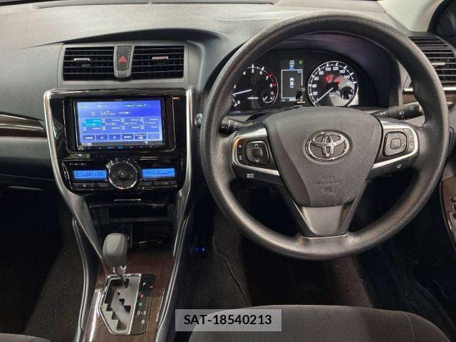Toyota PREMIO 2021-02 7794065-2