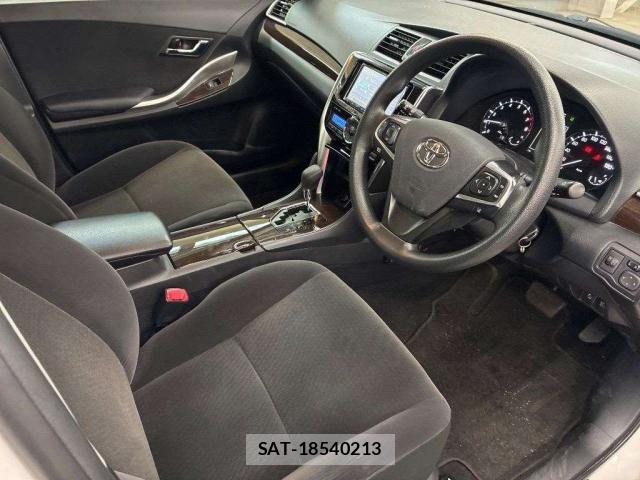 Toyota PREMIO 2021-02 7794065-3