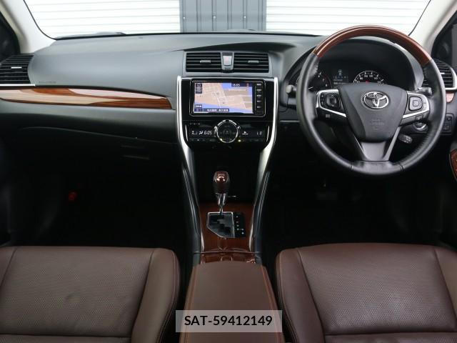 Toyota PREMIO 2020-07 7796378-2