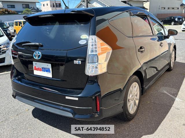 Toyota PRIUS ALPHA 2014-02 7793570-10