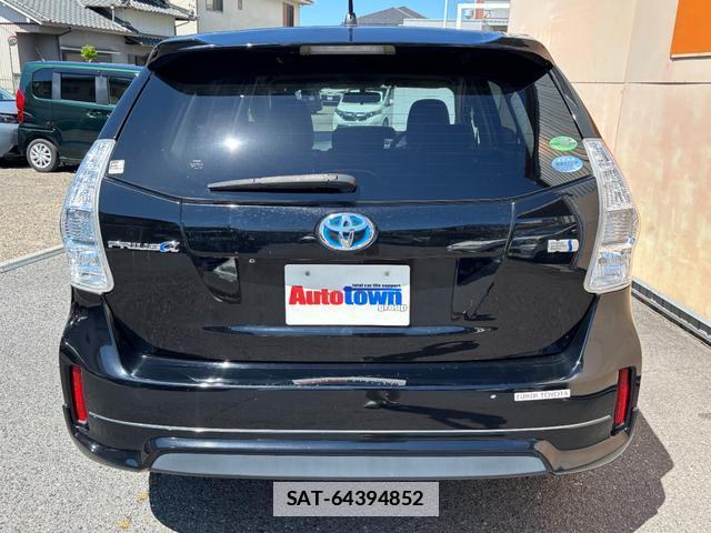 Toyota PRIUS ALPHA 2014-02 7793570-9