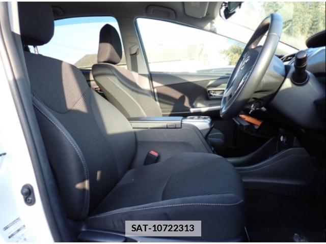 Toyota PRIUS ALPHA 2018-01 7793827-14