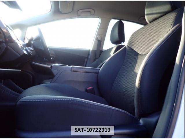 Toyota PRIUS ALPHA 2018-01 7793827-17