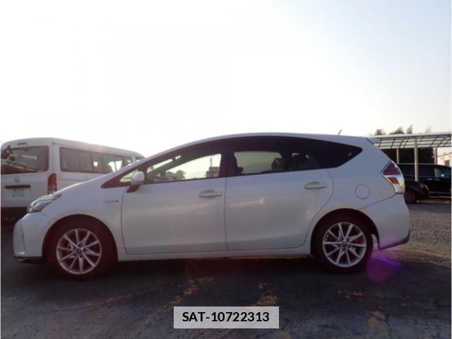 Toyota PRIUS ALPHA 2018-01 7793827-9