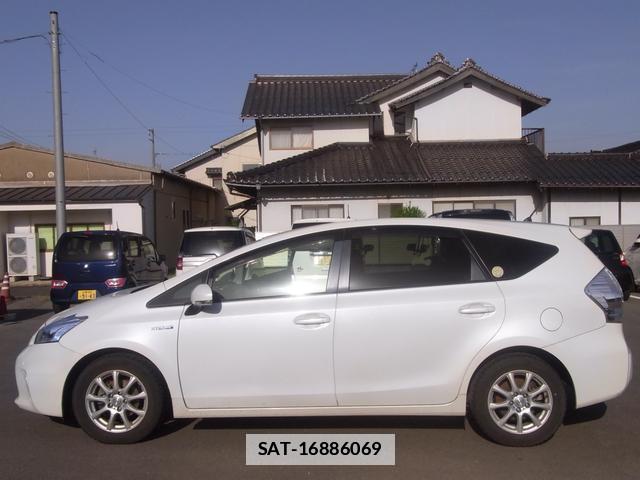 Toyota PRIUS ALPHA 2012-11 7795598-11