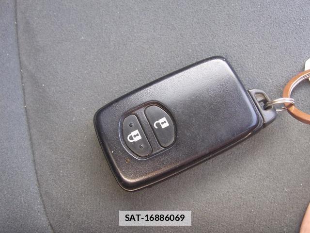 Toyota PRIUS ALPHA 2012-11 7795598-17