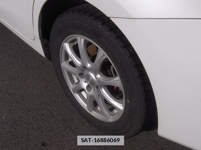 Toyota PRIUS ALPHA 2012-11 7795598-19