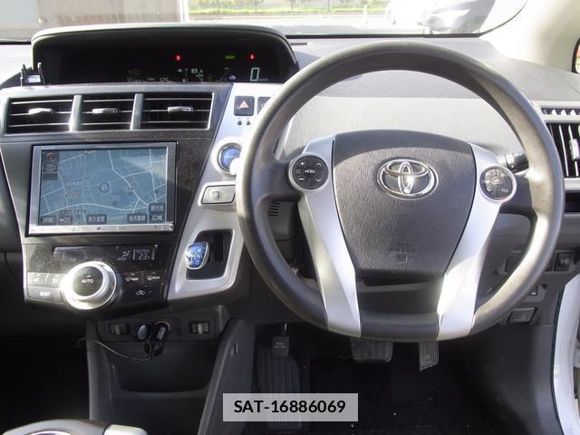 Toyota PRIUS ALPHA 2012-11 7795598-2