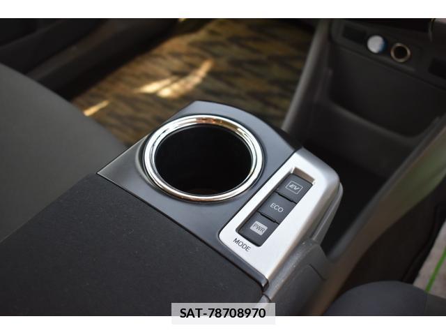 Toyota PRIUS ALPHA 2012-11 7796545-12