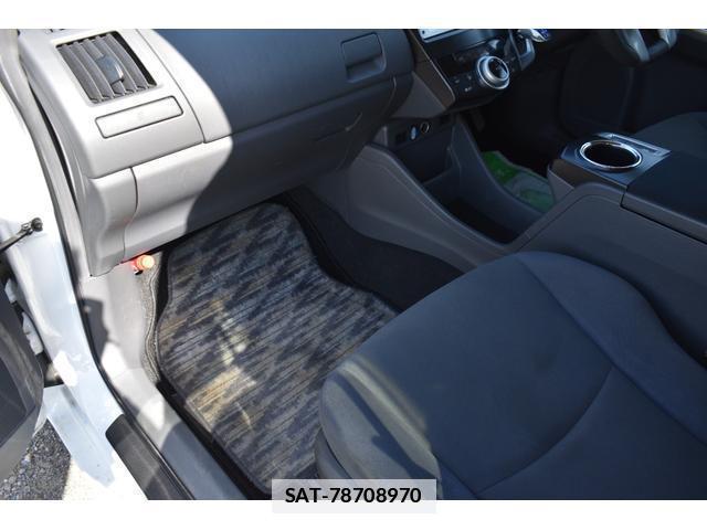 Toyota PRIUS ALPHA 2012-11 7796545-13