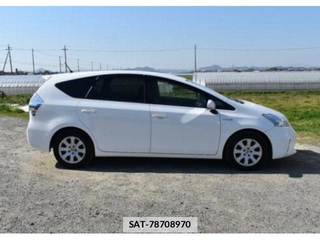 Toyota PRIUS ALPHA 2012-11 7796545-3