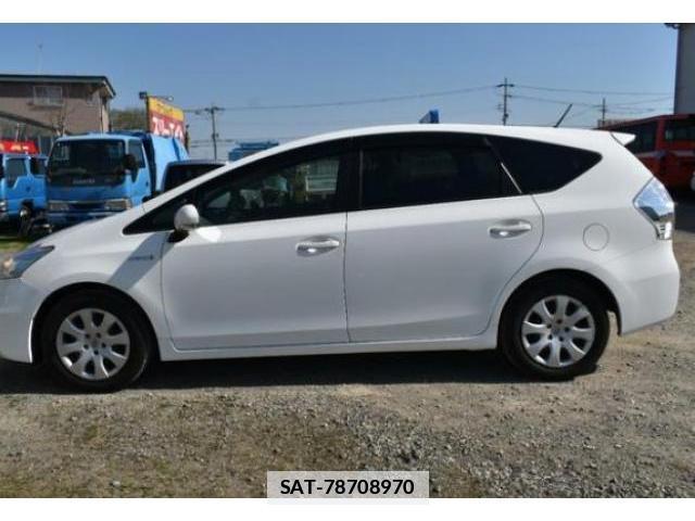 Toyota PRIUS ALPHA 2012-11 7796545-4