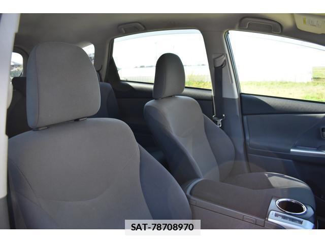 Toyota PRIUS ALPHA 2012-11 7796545-5