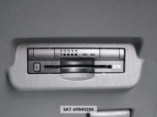 Toyota PRIUS ALPHA 2013-06 7798338-10