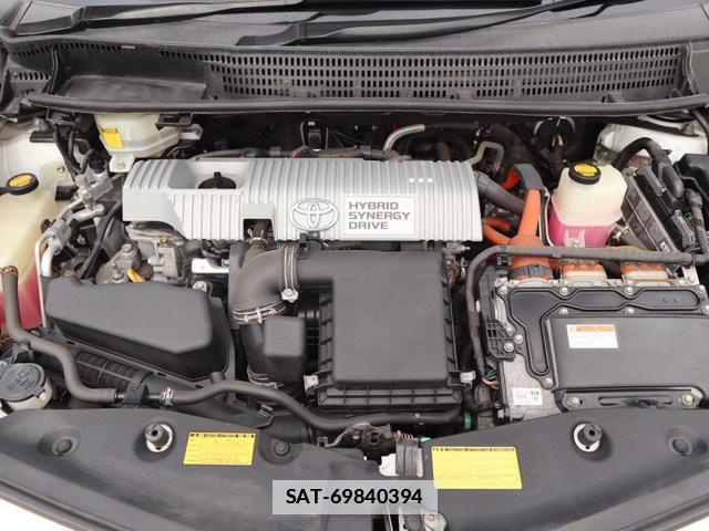 Toyota PRIUS ALPHA 2013-06 7798338-12