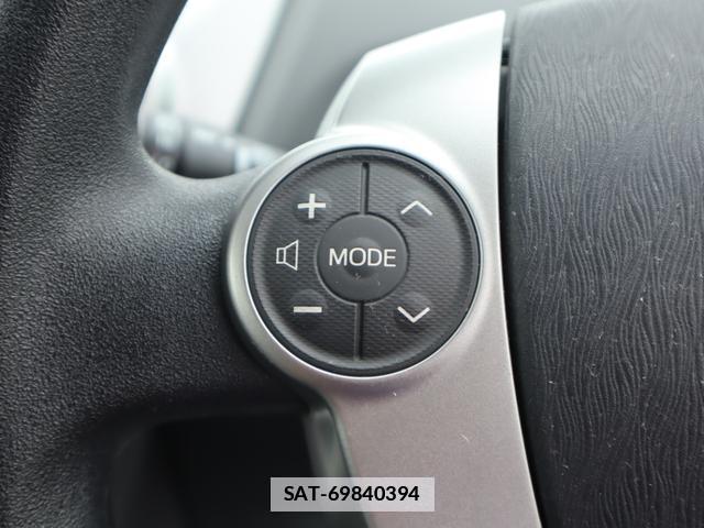 Toyota PRIUS ALPHA 2013-06 7798338-13