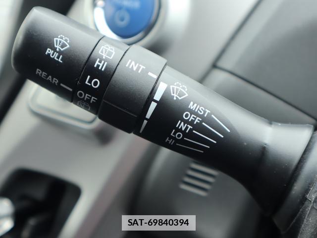 Toyota PRIUS ALPHA 2013-06 7798338-15