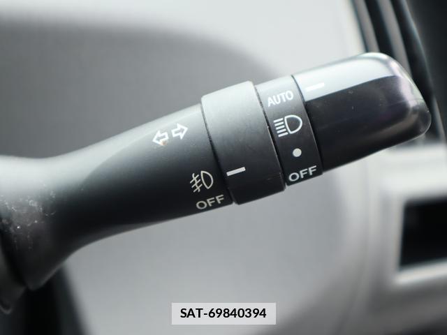 Toyota PRIUS ALPHA 2013-06 7798338-16