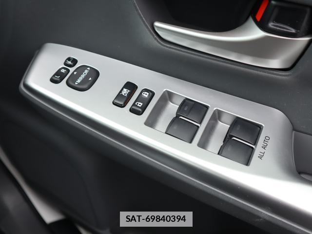 Toyota PRIUS ALPHA 2013-06 7798338-17