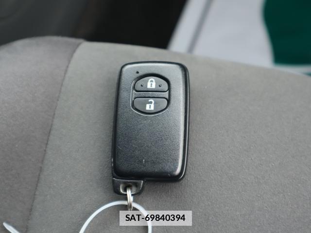 Toyota PRIUS ALPHA 2013-06 7798338-9