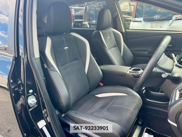 Toyota PRIUS ALPHA 2017-03 7798455-11
