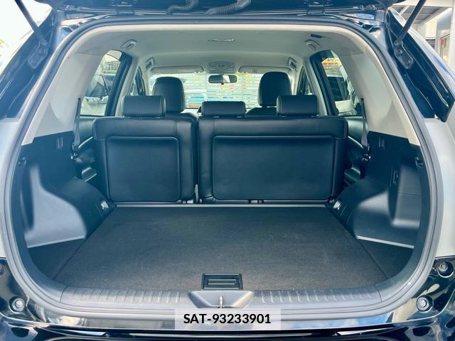 Toyota PRIUS ALPHA 2017-03 7798455-16