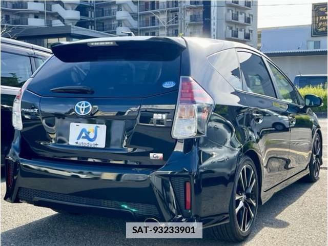 Toyota PRIUS ALPHA 2017-03 7798455-2