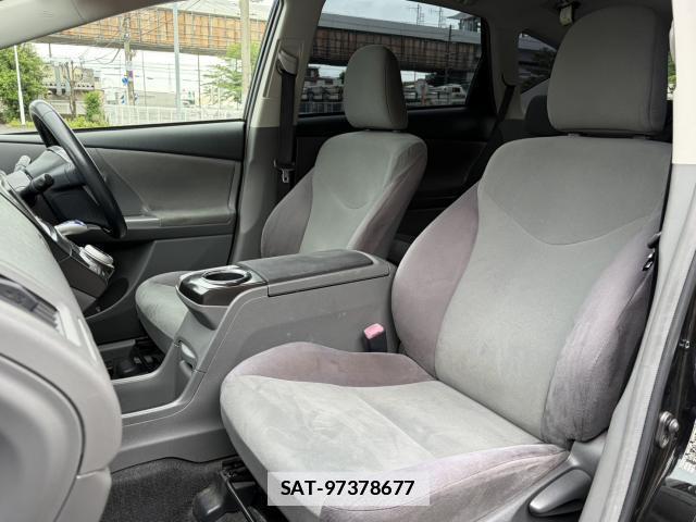 Toyota PRIUS ALPHA 2011-09 7798680-5