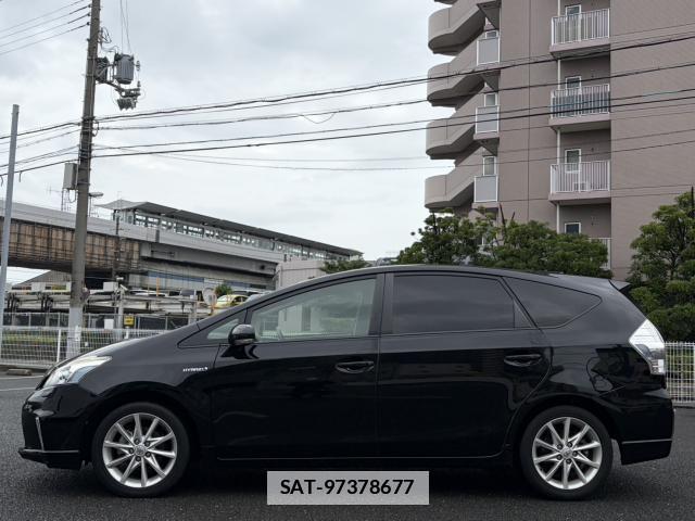 Toyota PRIUS ALPHA 2011-09 7798680-8