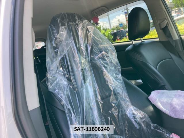 Toyota PRIUS ALPHA 2013-06 7799718-11