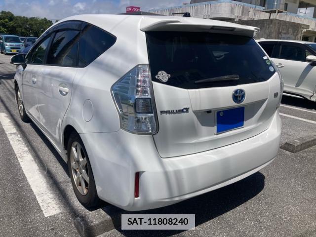 Toyota PRIUS ALPHA 2013-06 7799718-13