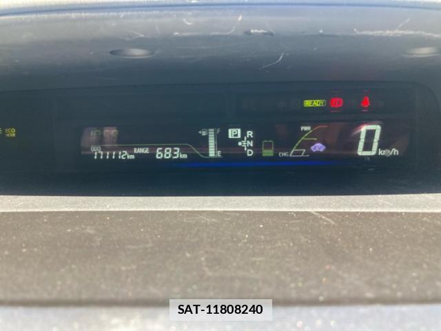 Toyota PRIUS ALPHA 2013-06 7799718-17