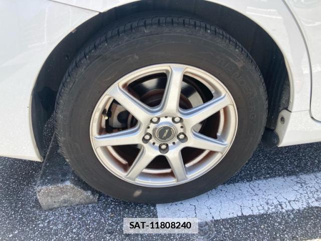 Toyota PRIUS ALPHA 2013-06 7799718-5