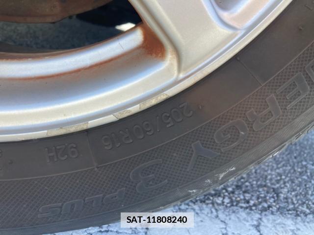 Toyota PRIUS ALPHA 2013-06 7799718-7