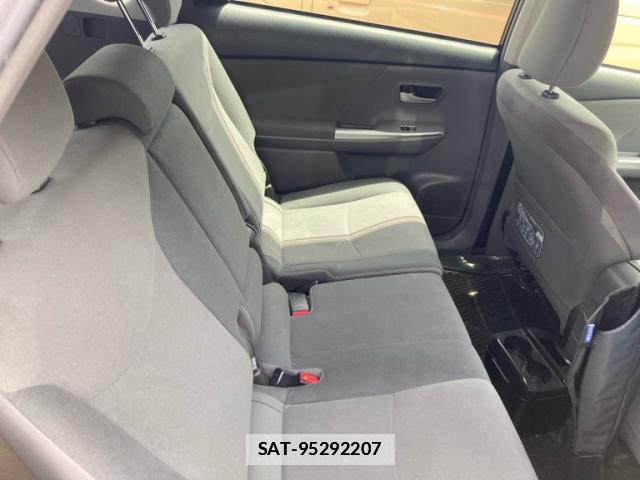 Toyota PRIUS ALPHA 2012-11 7799759-10