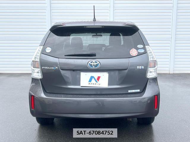 Toyota PRIUS ALPHA 2011-12 7800239-15