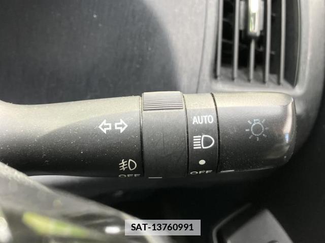 Toyota PRIUS ALPHA 2018-04 7800863-13