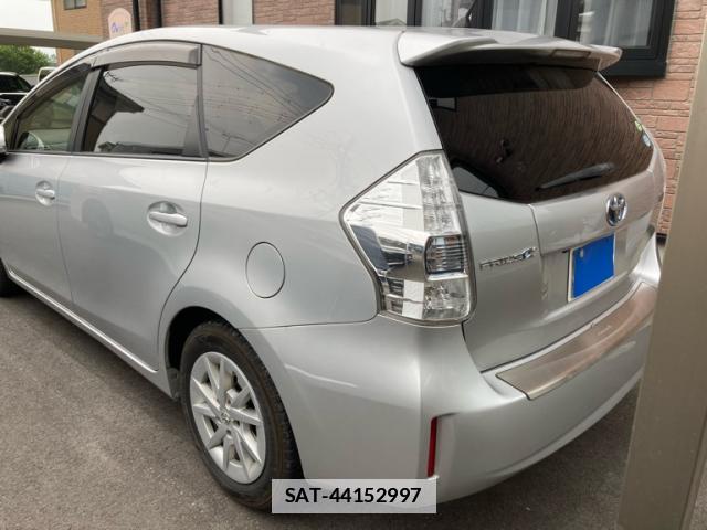 Toyota PRIUS ALPHA 2013-02 7801394-13